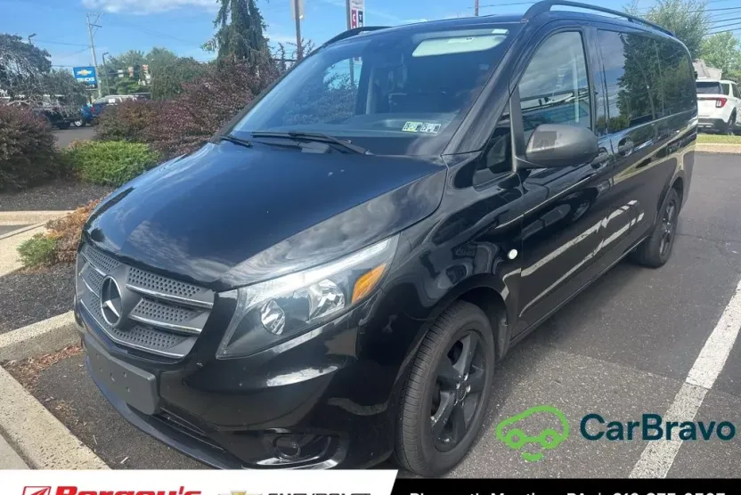 2018 Mercedes Benz Metris Passenger photo 1