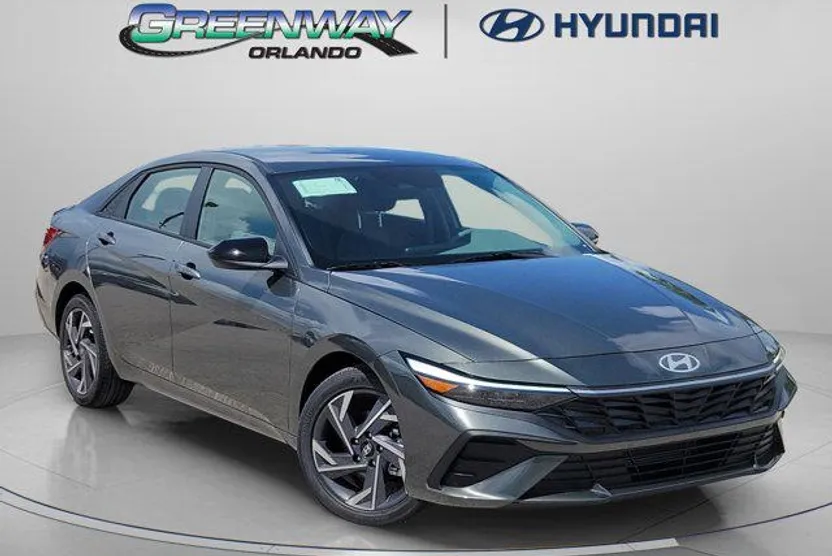 2025 Hyundai Elantra SEL Sport photo 1