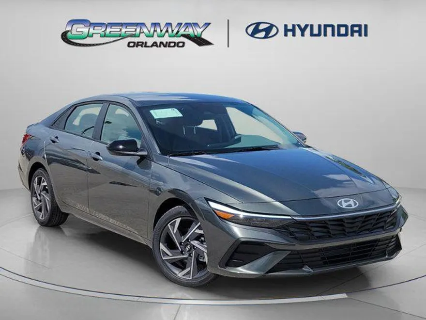 2025 Hyundai Elantra SEL Sport photo 1