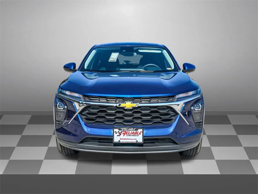 2024 Chevrolet Trax LS photo 1
