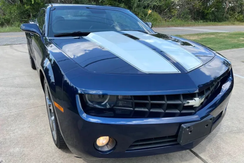 2010 Chevrolet Camaro Coupe 2LT photo 1