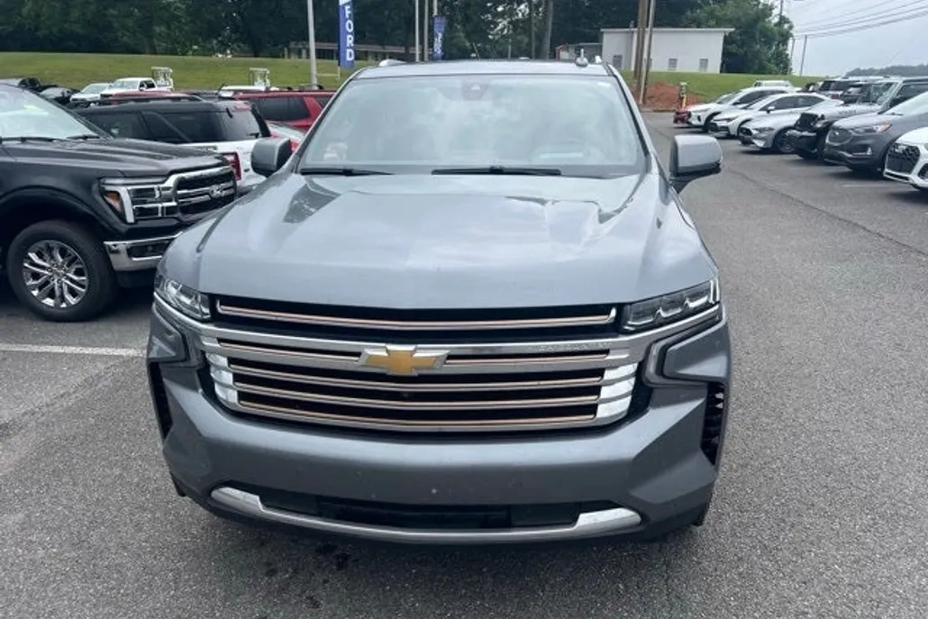 2022 Chevrolet Suburban High Country photo 1