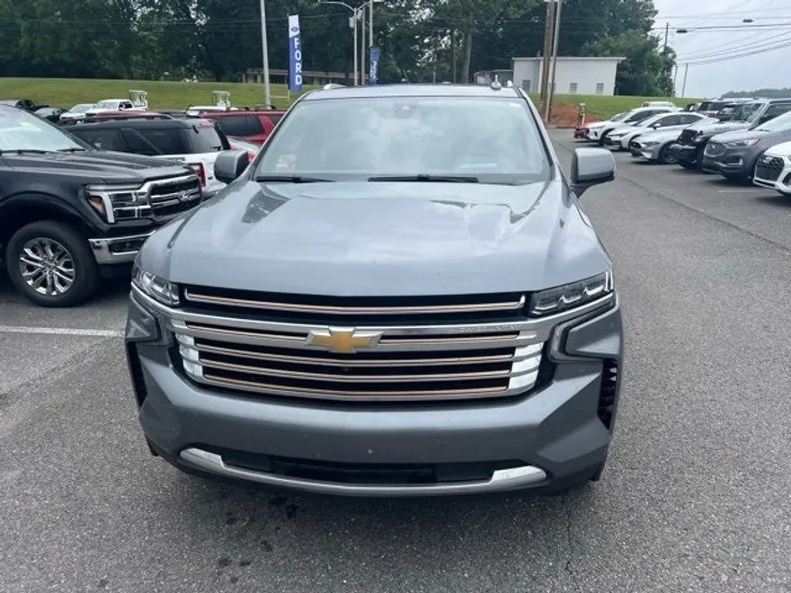 2022 Chevrolet Suburban High Country photo 1
