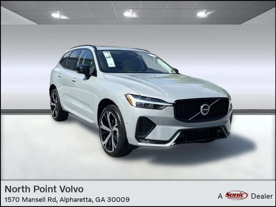 2025 Volvo XC60 B5 photo 1
