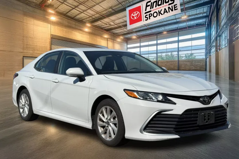2023 Toyota Camry LE photo 1