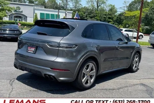 2021 Porsche Cayenne GTS photo 2