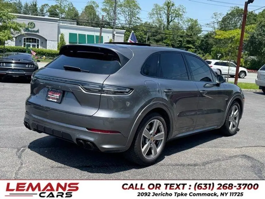 2021 Porsche Cayenne GTS photo 2