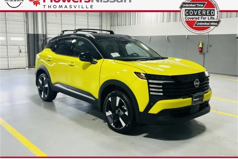 2025 Nissan Kicks SR photo 1