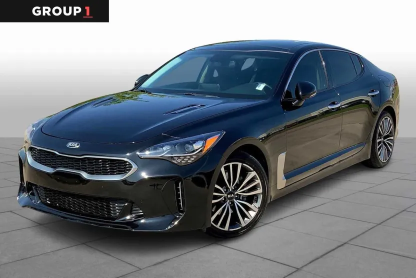2018 Kia Stinger Premium photo 1