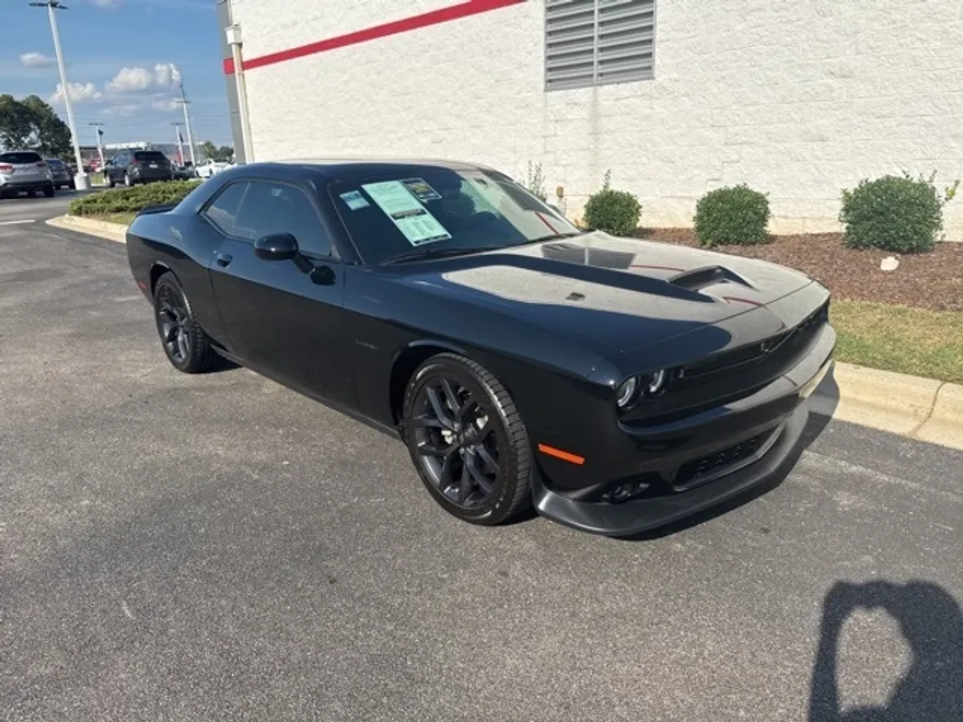 2022 Dodge Challenger R/T photo 1