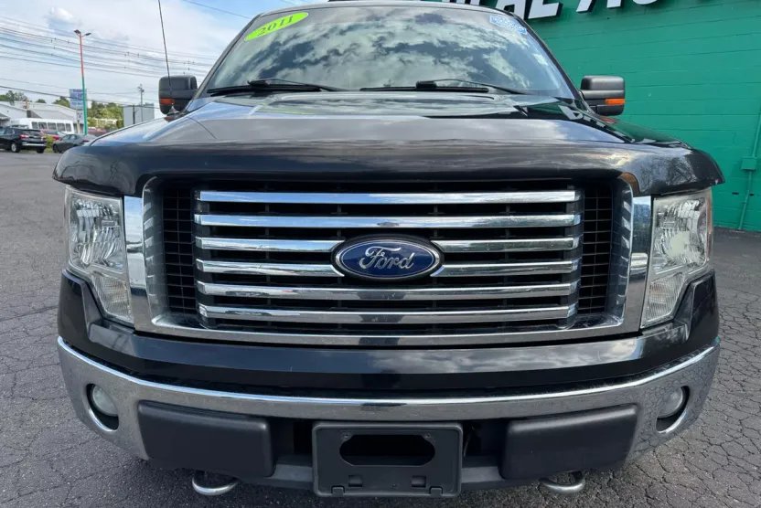 2011 Ford F-150 XLT photo 1