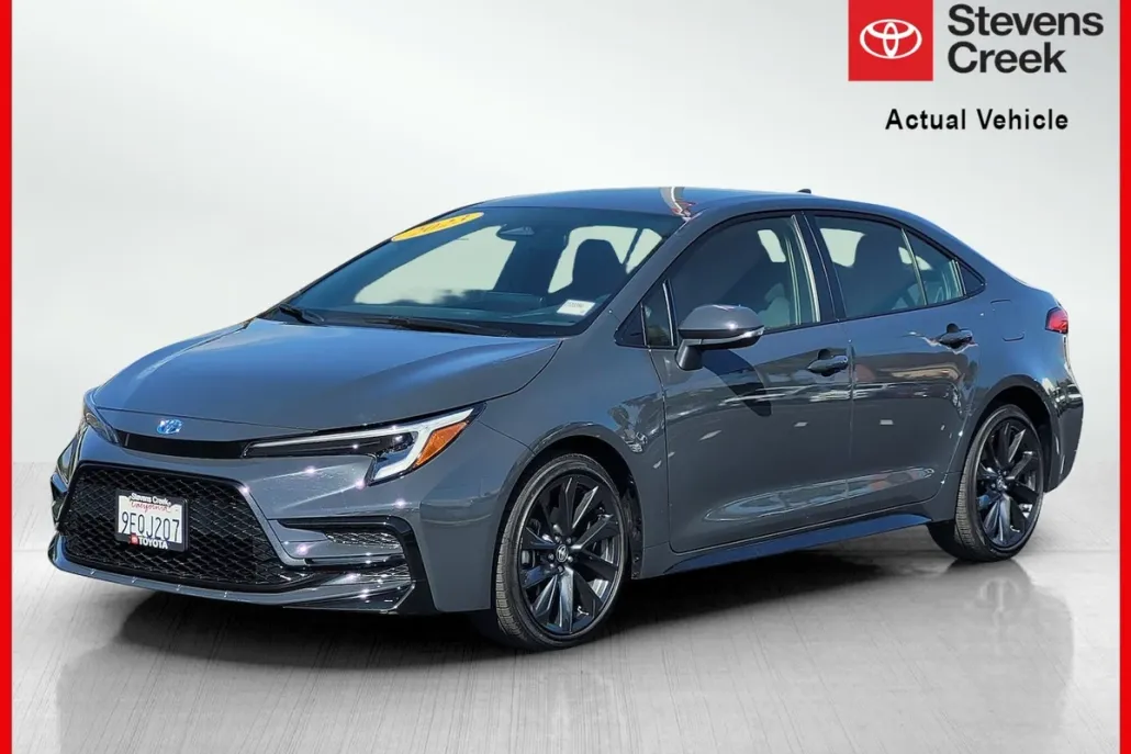 2023 Toyota Corolla Hybrid LE photo 1