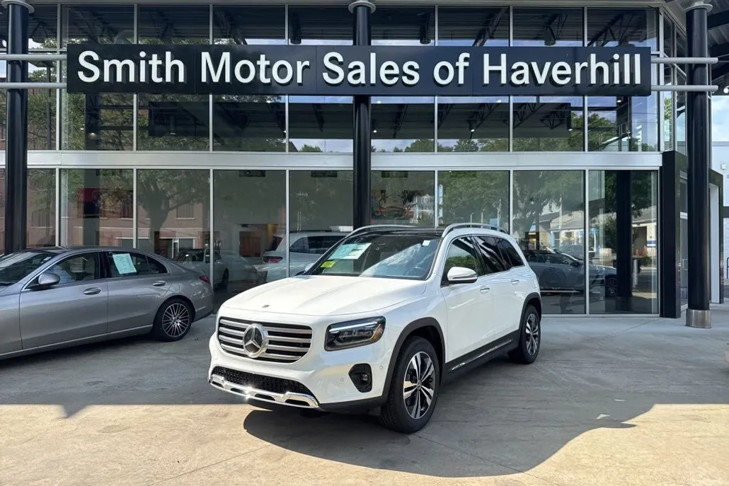 2025 Mercedes Benz GLB 250 4MATIC photo 1