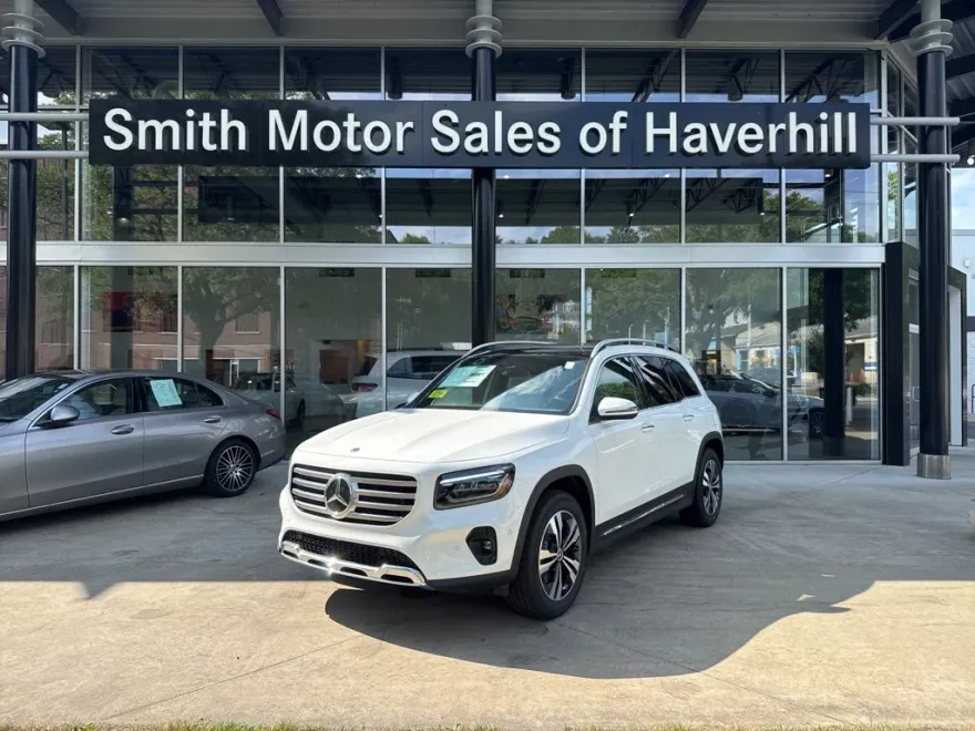 2025 Mercedes Benz GLB 250 4MATIC photo 1
