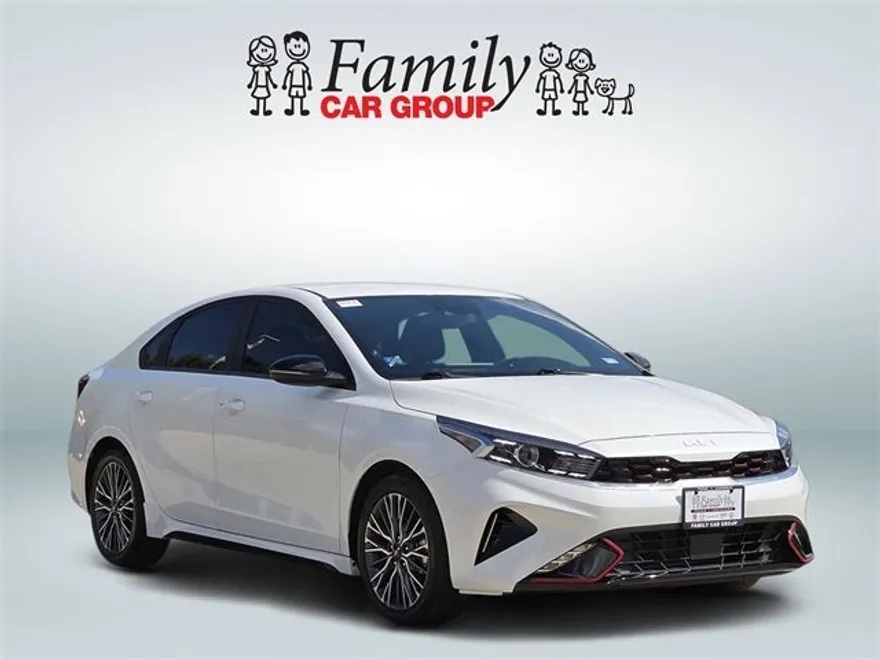 2024 Kia Forte GT-Line photo 1