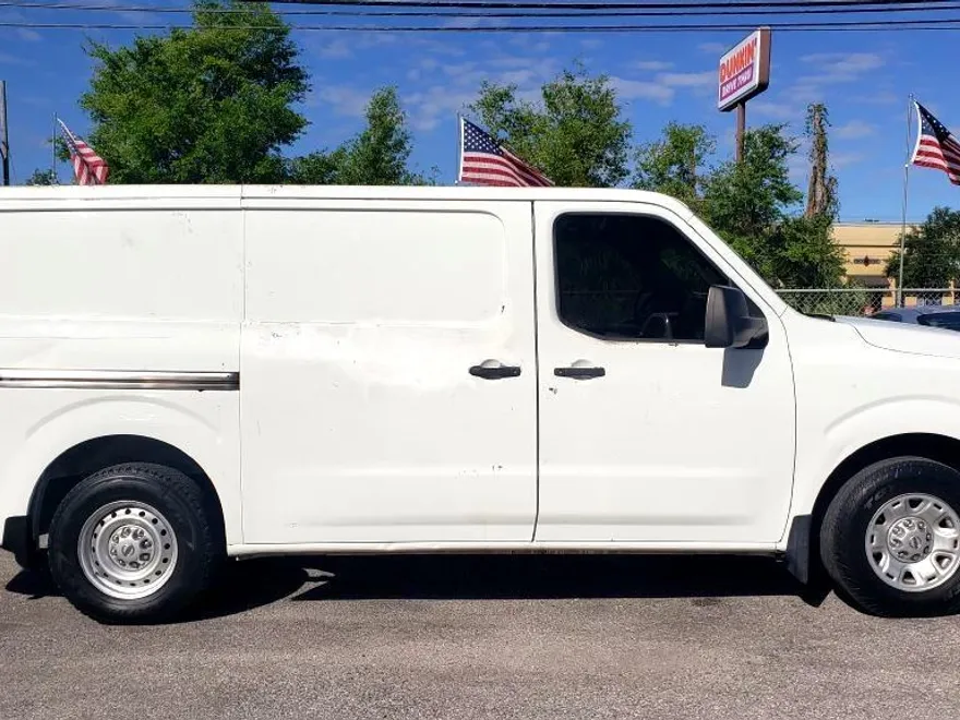 2014 Nissan NV1500 photo 1