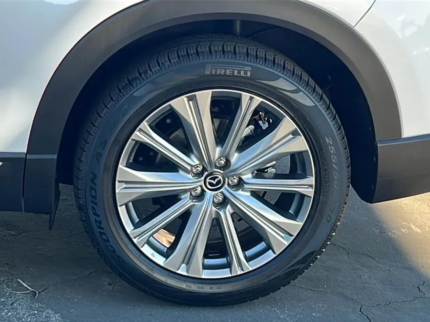2023 Mazda CX-9 Signature photo 1
