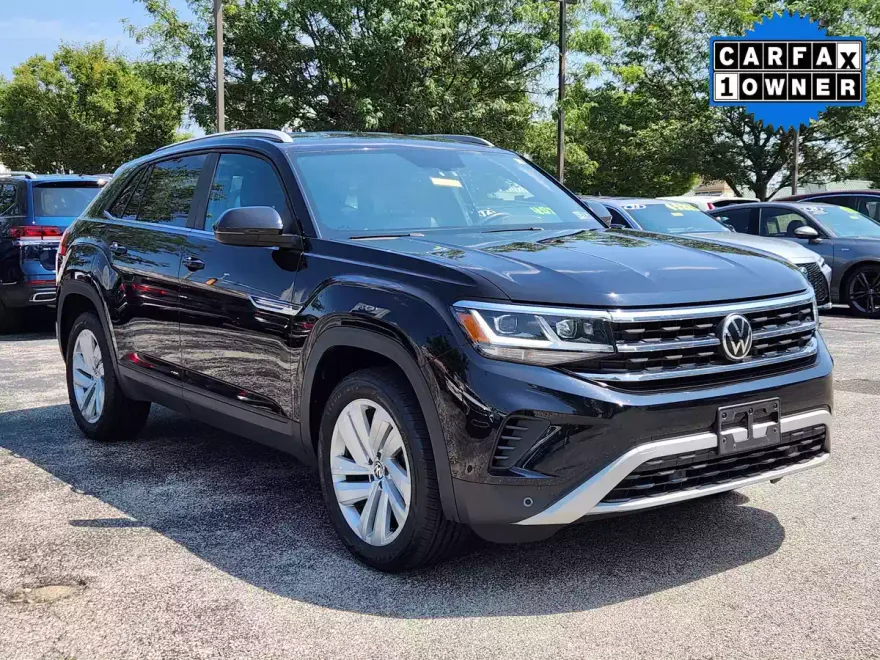 2022 Volkswagen Atlas Cross Sport V6 SE Technology photo 1
