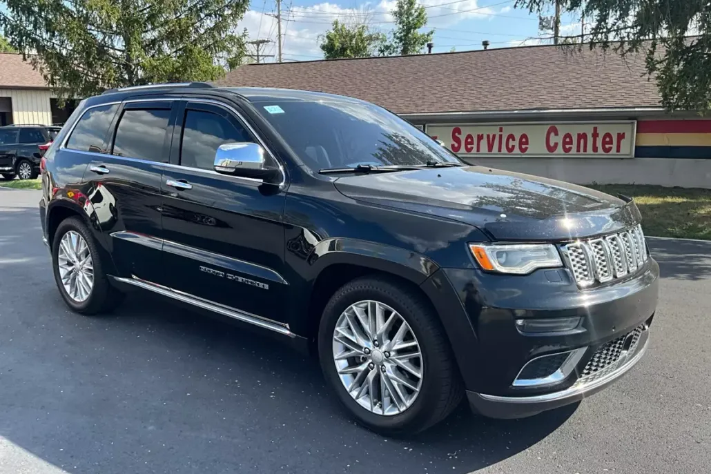 2017 Jeep Grand Cherokee Summit photo 1