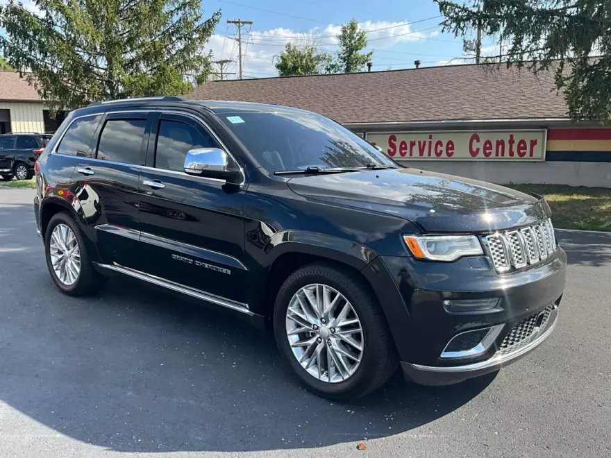 2017 Jeep Grand Cherokee Summit photo 1