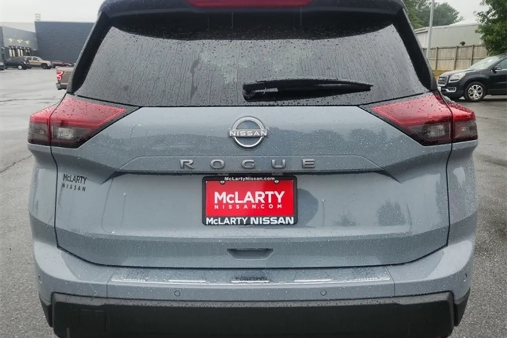 2026 Nissan Rogue SV photo 1