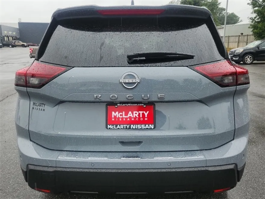 2026 Nissan Rogue SV photo 1
