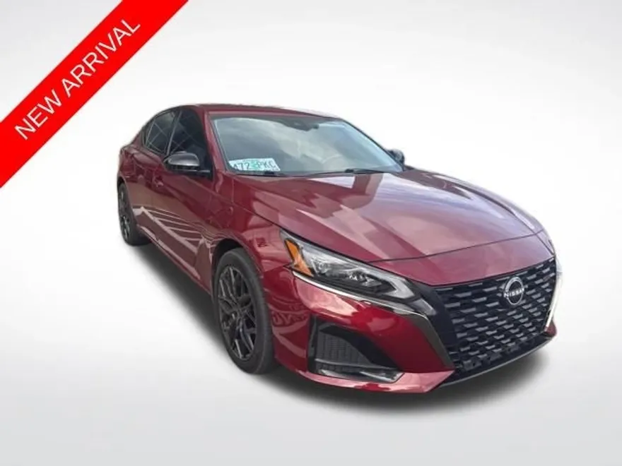2023 Nissan Altima 2.5 SR photo 1