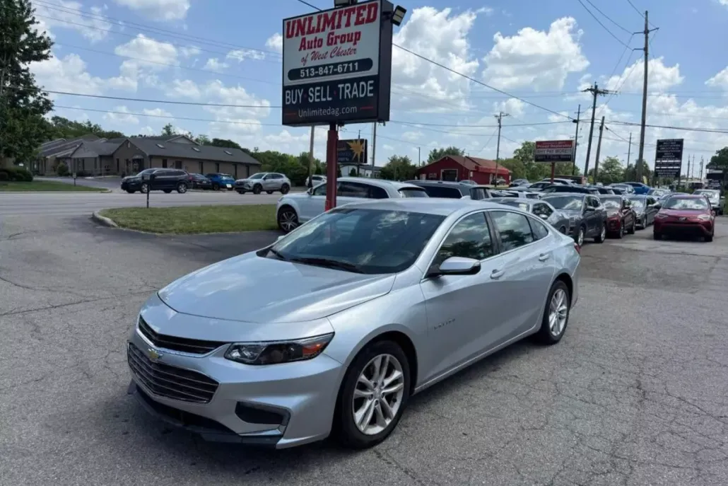 2016 Chevrolet Malibu 1LT photo 1