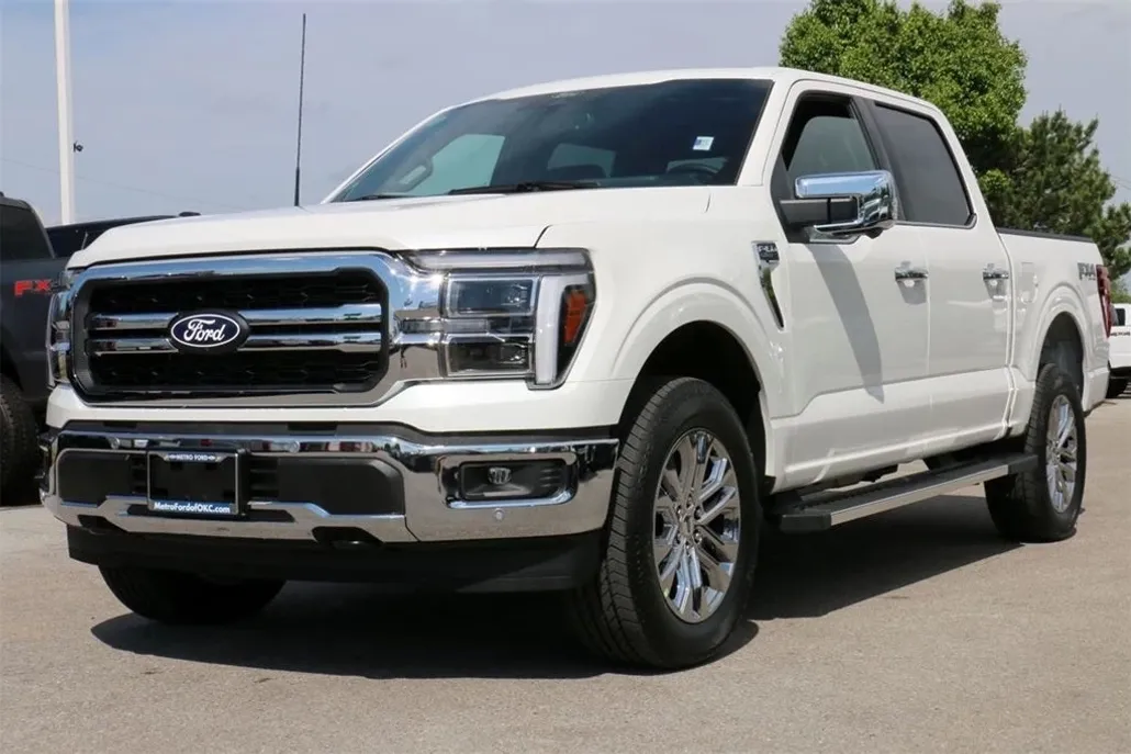 2025 Ford F-150 Lariat photo 1