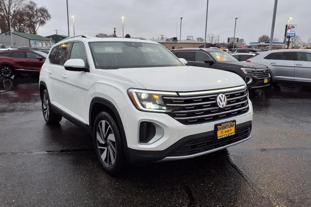 2025 Volkswagen Atlas SEL photo 1