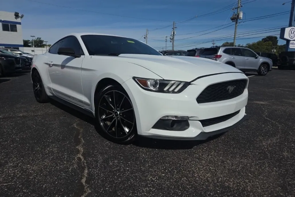 2016 Ford Mustang EcoBoost photo 1