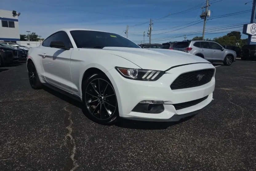 2016 Ford Mustang EcoBoost photo 1