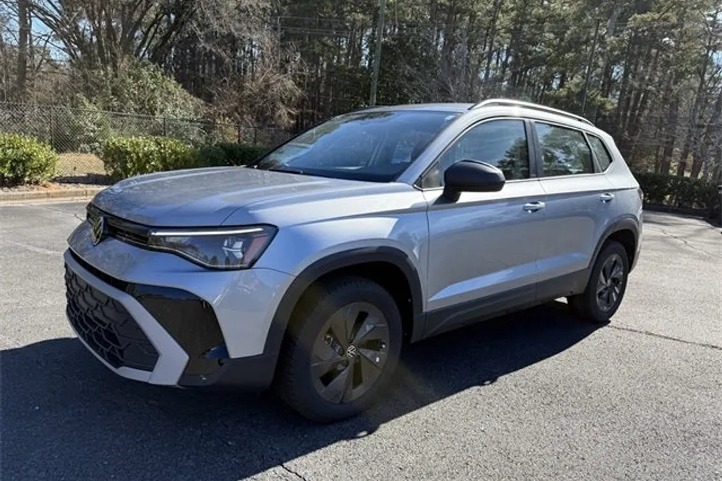 2025 Volkswagen Taos S photo 1