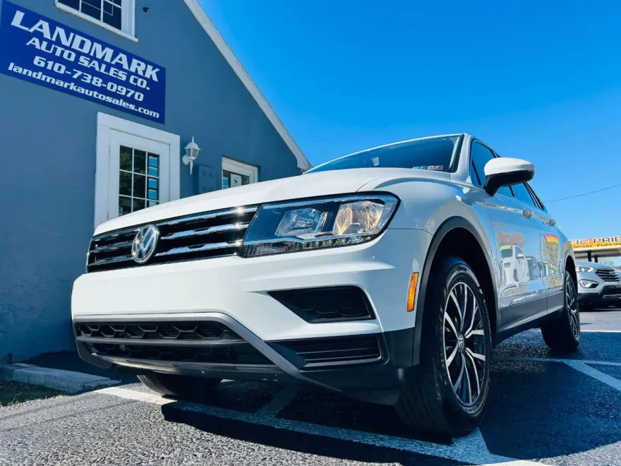 2020 Volkswagen Tiguan SE photo 2
