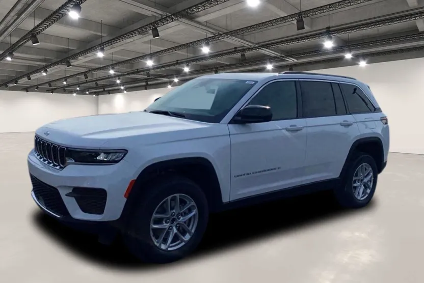2025 Jeep Grand Cherokee Laredo photo 1