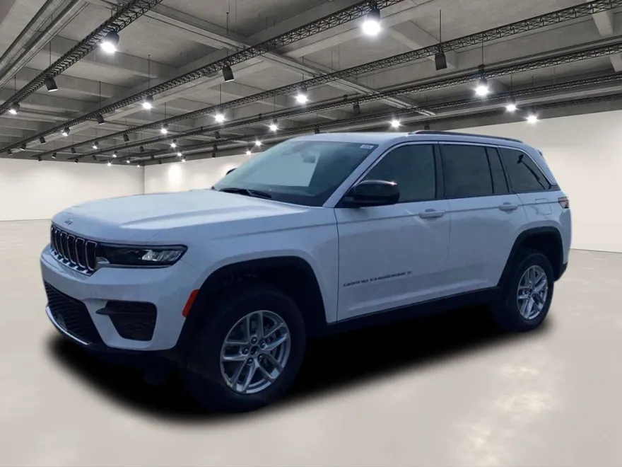 2025 Jeep Grand Cherokee Laredo photo 1