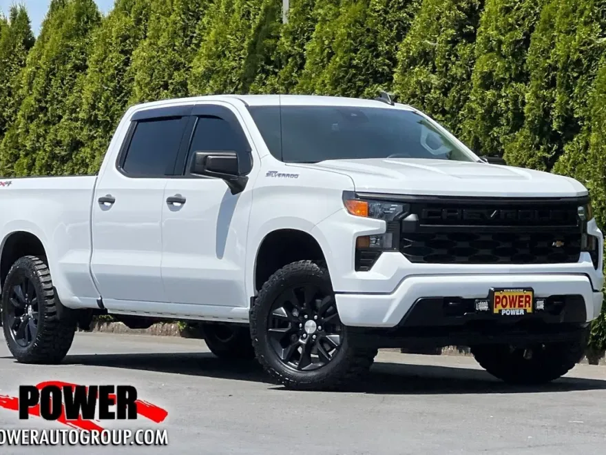 2023 Chevrolet Silverado 1500 Custom photo 1