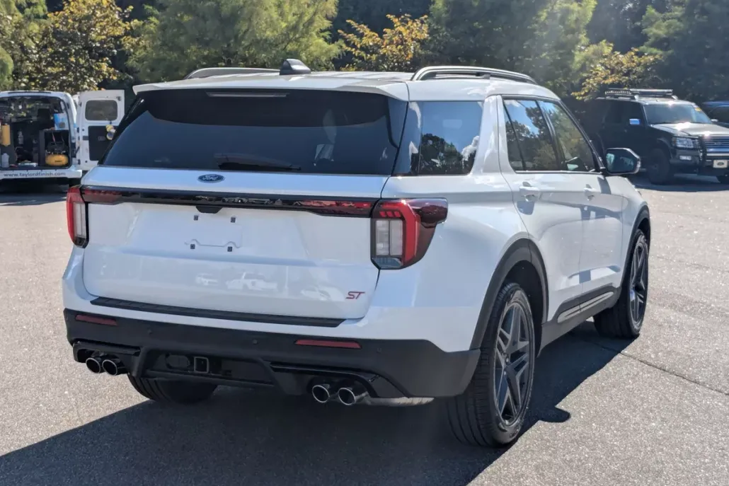 2025 Ford Explorer ST photo 1