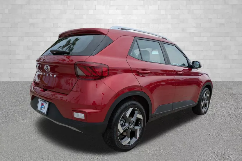 2025 Hyundai Venue Limited photo 1