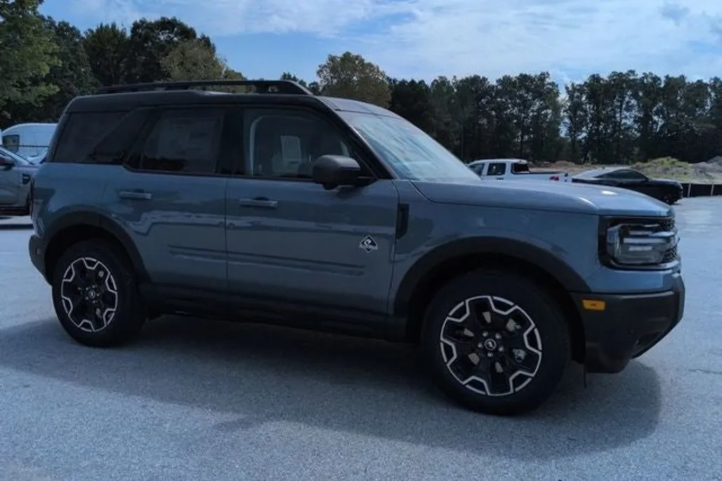 2025 Ford Bronco Sport Outer Banks photo 1