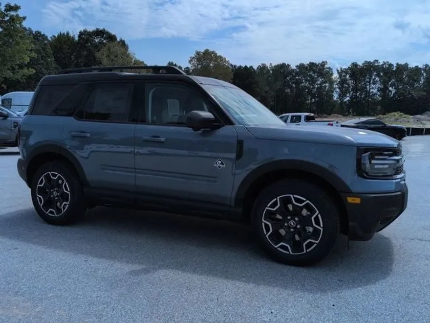 2025 Ford Bronco Sport Outer Banks photo 1