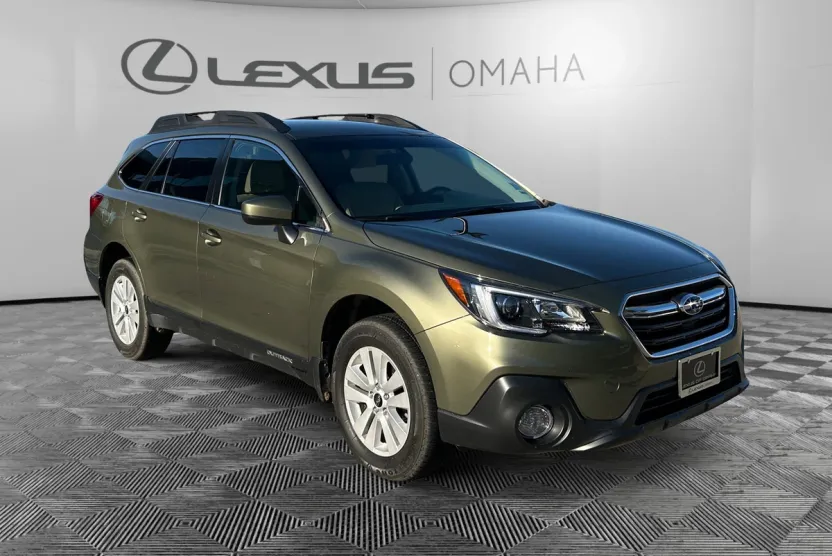 2018 Subaru Outback 2.5i Premium photo 1