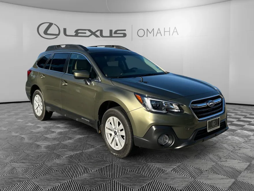 2018 Subaru Outback 2.5i Premium photo 1
