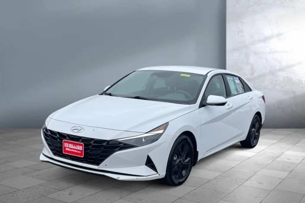 2023 Hyundai Elantra Hybrid photo 1