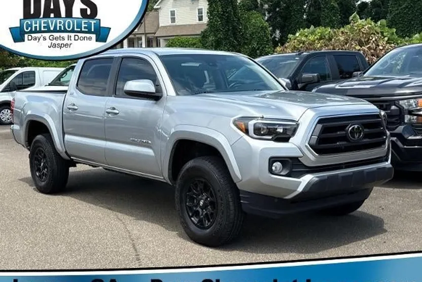 2022 Toyota Tacoma 4x4 SR5 Double Cab V6 photo 1