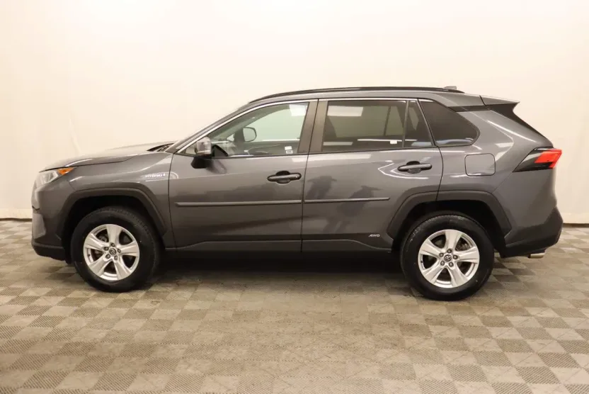2020 Toyota RAV4 Hybrid XLE photo 1