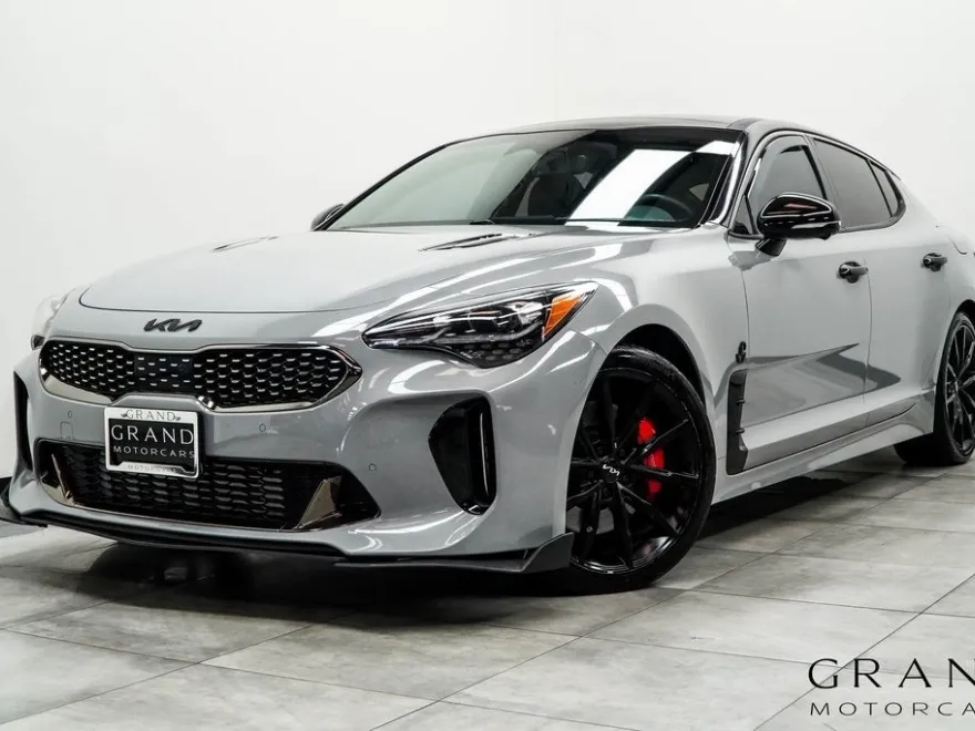 2022 Kia Stinger GT2 photo 1