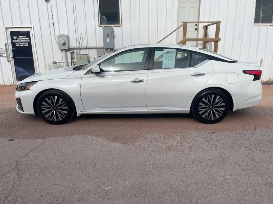 2024 Nissan Altima 2.5 SV photo 1