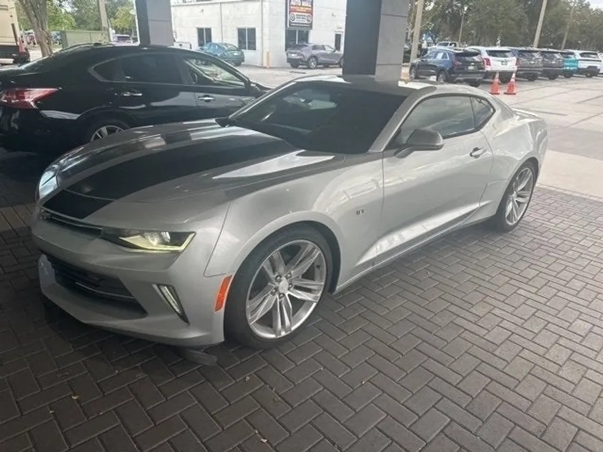 2017 Chevrolet Camaro 1LT photo 1