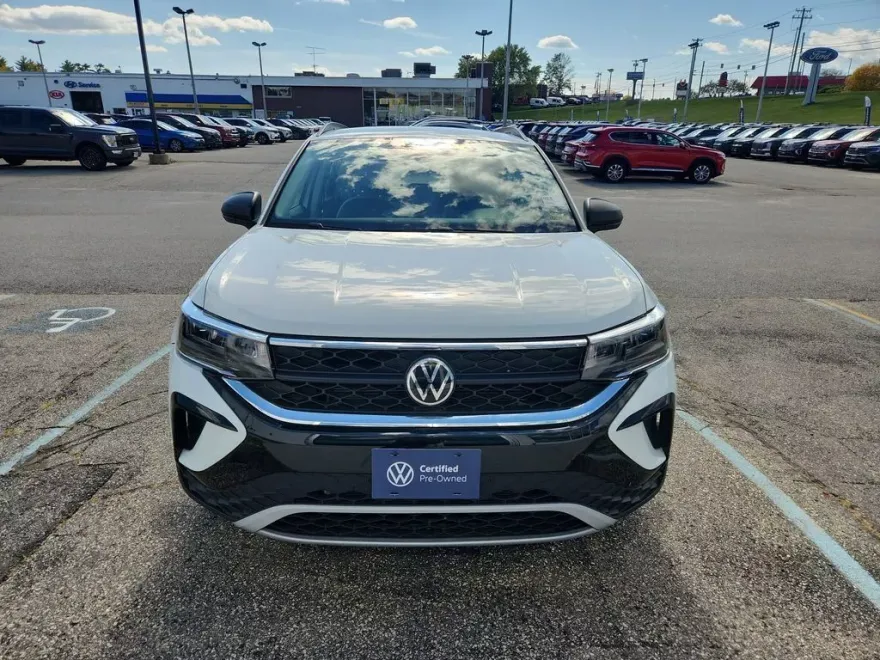 2022 Volkswagen Taos S photo 1